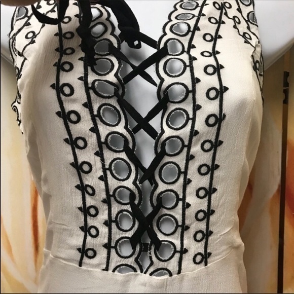 ❣️ Sale was 45$ down sizing ❣️ Black and white flare dress - Picture 5 of 8